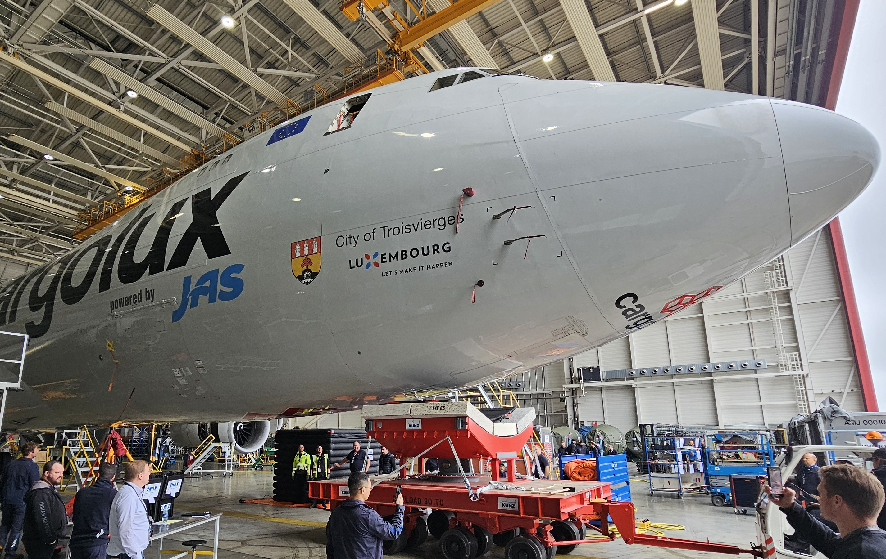 Fully lifting the Queen of the skies B747